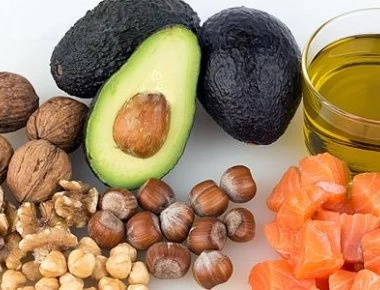 Έξι τροφές με πολλά λιπαρά που κάνουν καλό στην υγεία